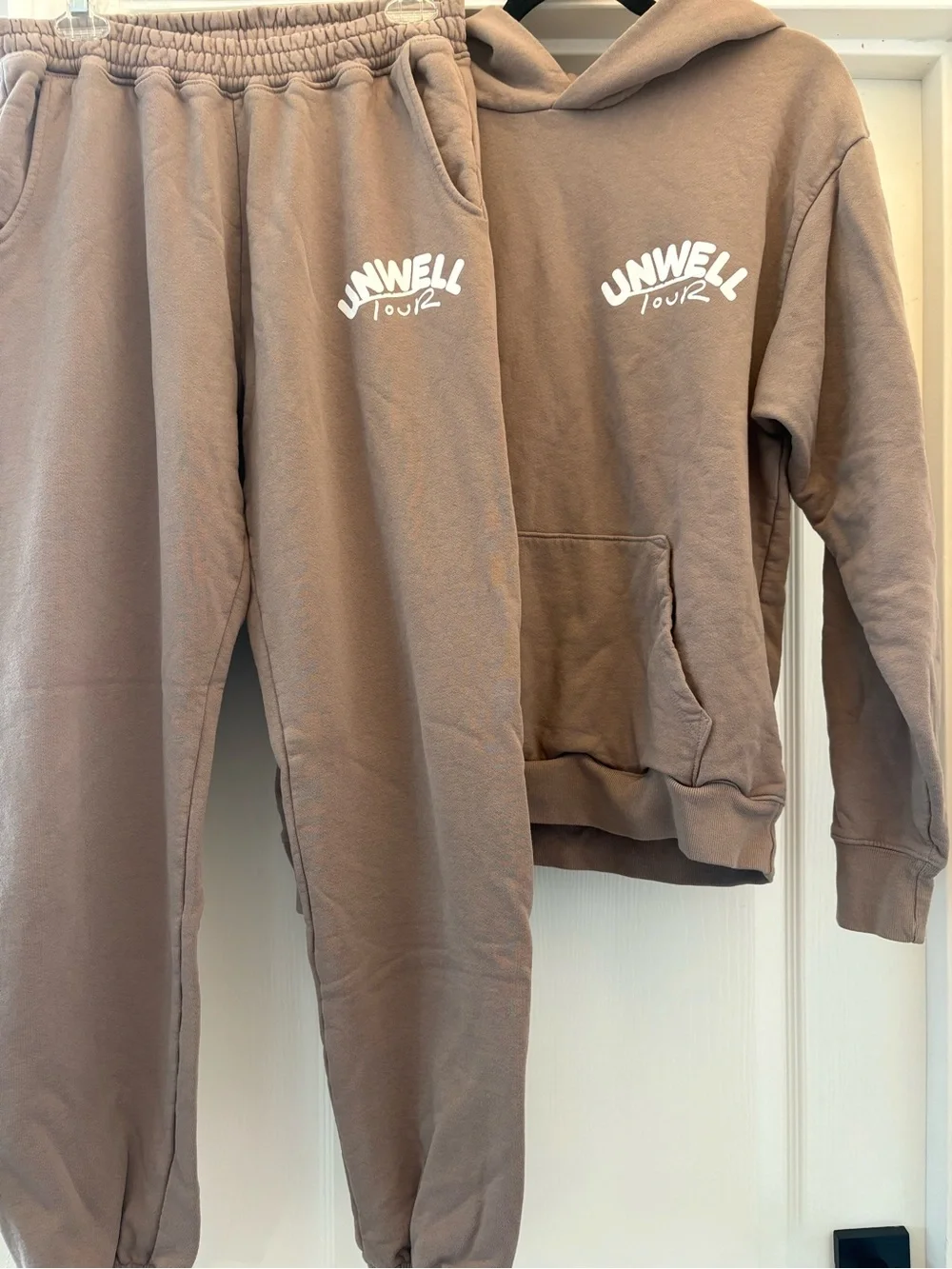 Unwell tour/call her daddy sweat